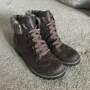 Women’s Short Leather Boots Size 8.5